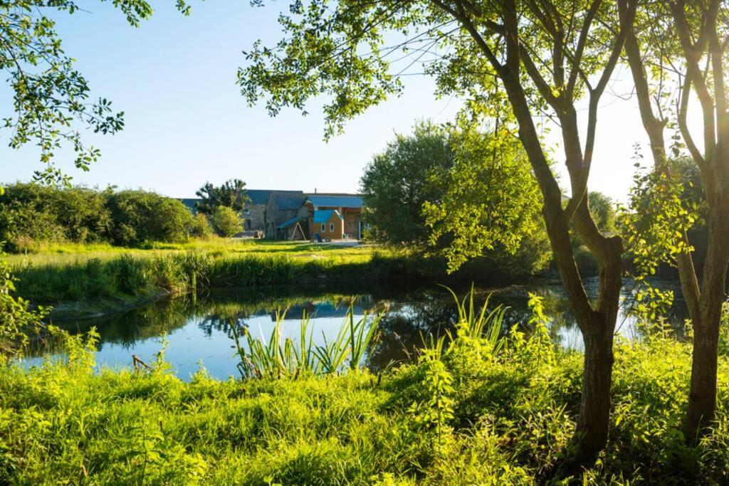 La Ferme Du Golf, Gite Atypique Et Artistique Лансьё Экстерьер фото